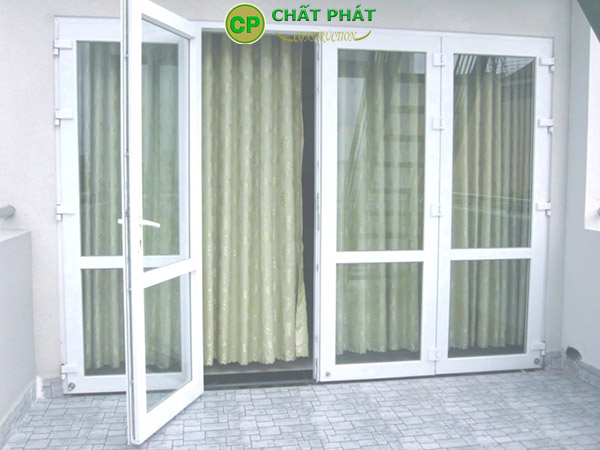 Dấu hiệu cho thấy cửa sắt 4 cánh bị xệ