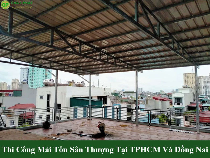 Mẫu mái tôn sân thượng thông dụng dễ thi công